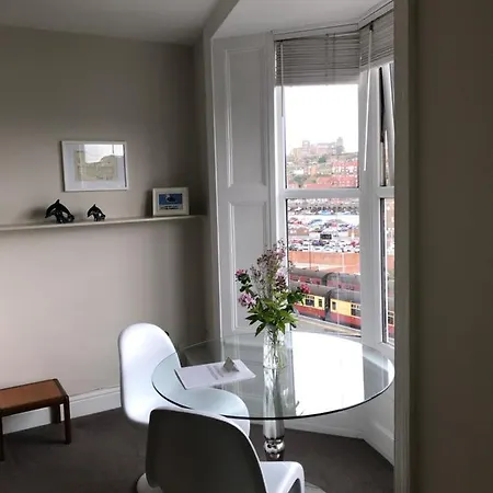 Riverview With Private Parking * ウィットビー