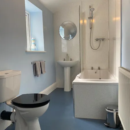 Riverview With Private Parking * Whitby