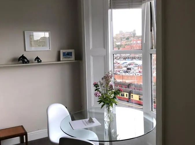 Riverview With Private Parking * Whitby