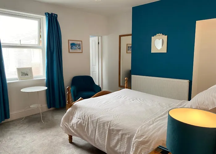 Riverview With Private Parking Apartment Whitby